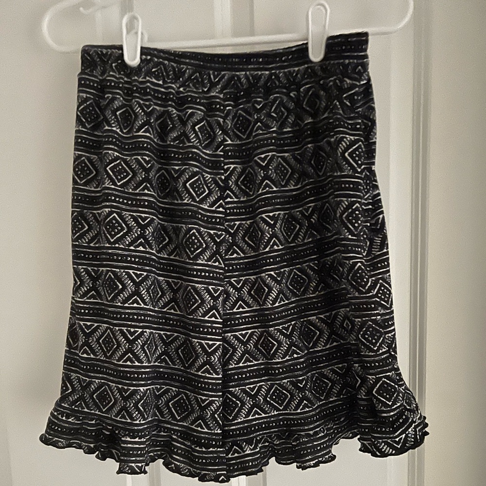 LuLaroe Black and white Jude shorts